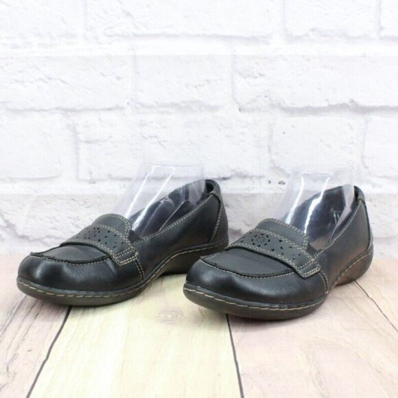 Clarks Black Leather Comfort Cushioned Slip On Loafer Shoes Size 7.5 M - Picture 2 of 9